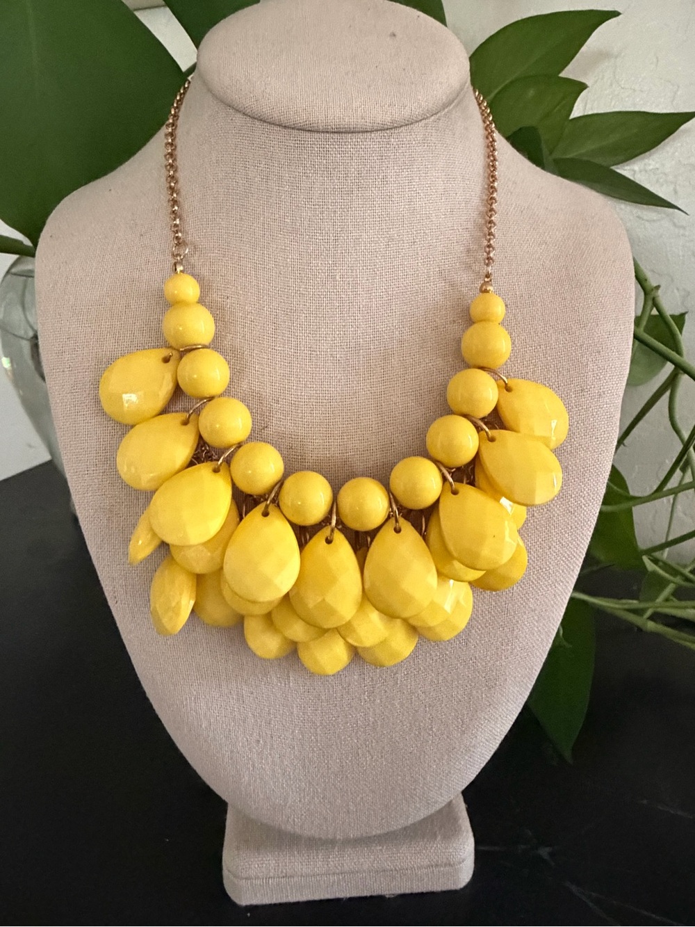 Vintage Yellow Facet Cut Lucite Teardrop Bib Statement Necklace
